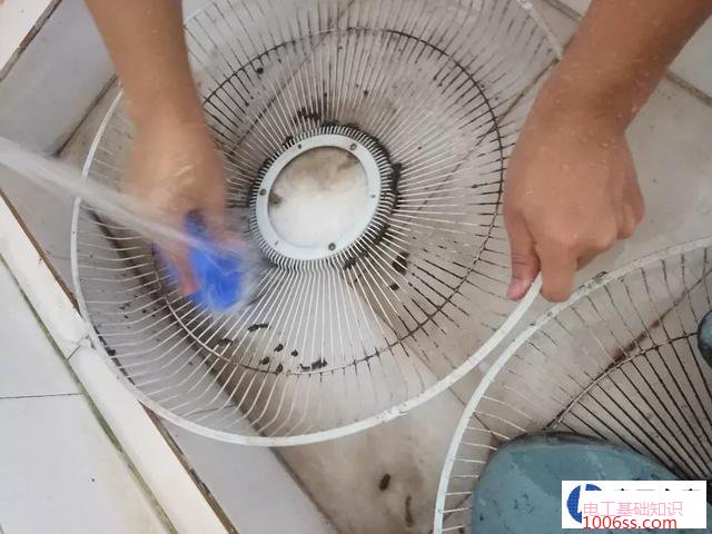 电风扇突然不转是什么原因?电风扇不转有嗡嗡响声