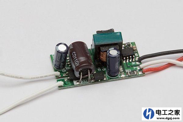 LED灯条闪烁是什么原因