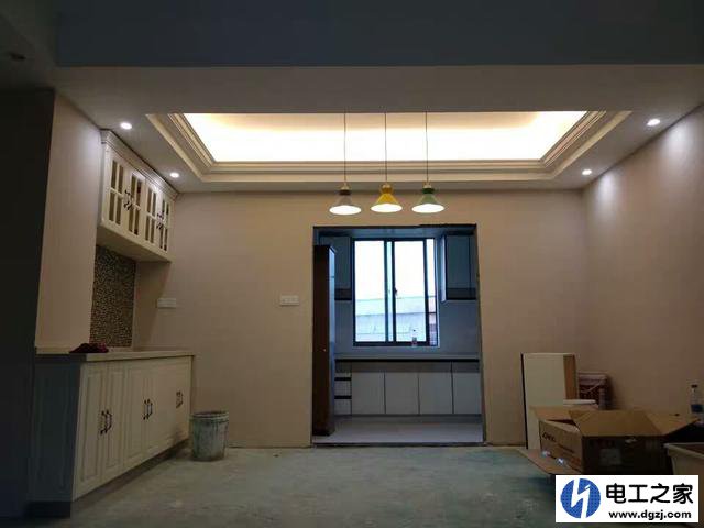 LED灯带怎么固定在书柜层板上