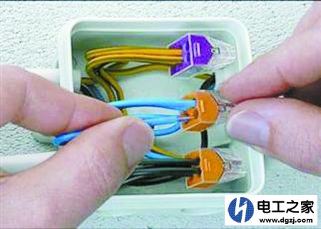 插座的线比较多怎么接才能更牢固