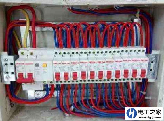 空气开关一推上去漏电开关就跳闸是什么原因