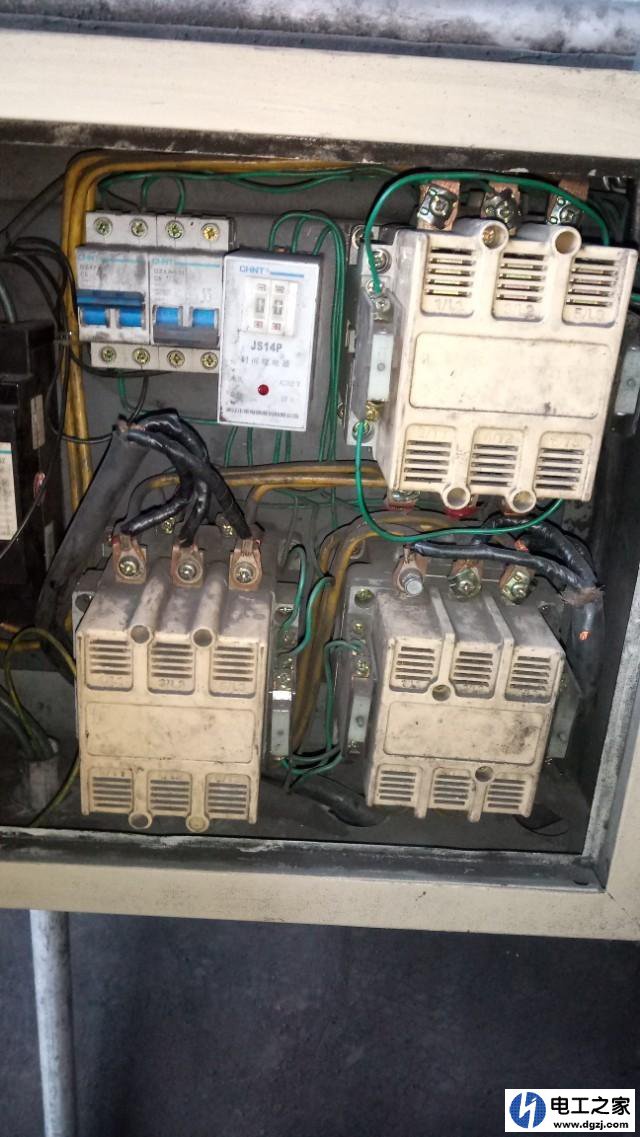 星三角启动35Kw电机启动时突然跳总电闸是什么问题