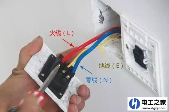 数字万用表如何判断零线和火线