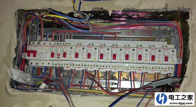 家用配电箱怎么更换空气开关