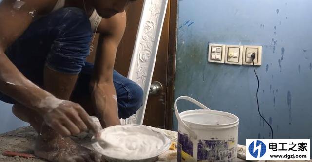 石膏线隐藏电线的施工步骤