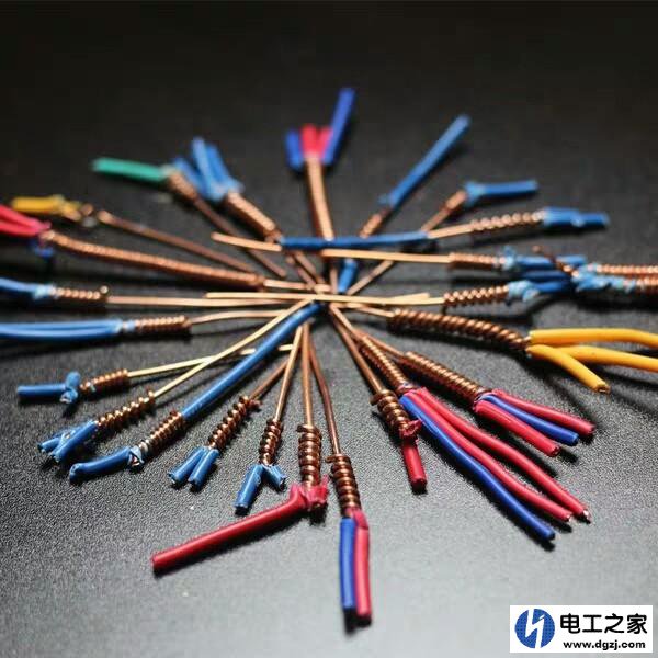 插座底盒里的线怎么并线规范