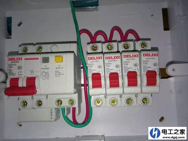 7千瓦电炉用63安断路器一开就跳闸