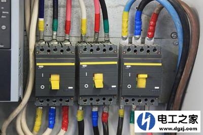 不同电器使用不同电压用电设备负荷功率可以混在一起计算吗
